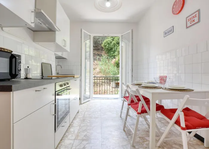 2 Bedroom Beautiful In 아파트 모네글리아