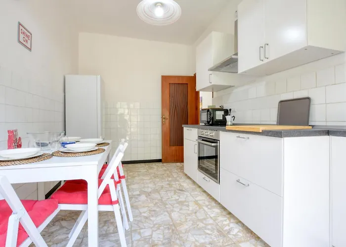 2 Bedroom Beautiful In Lägenhet *